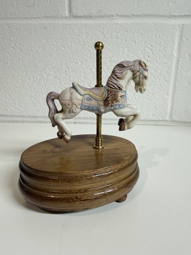 Carousel musical moving - carousel,